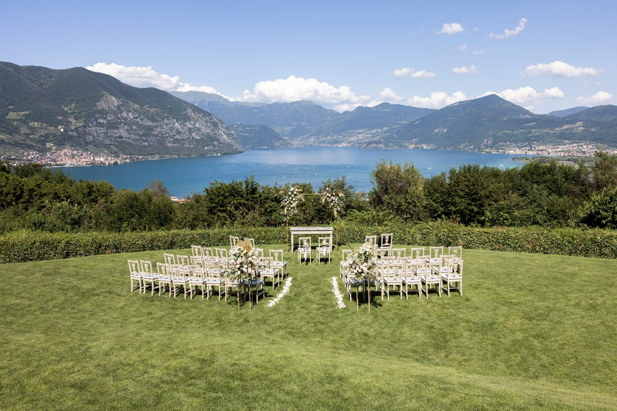 Vista panoramica della location La Catilina sul Lago d'Iseo
