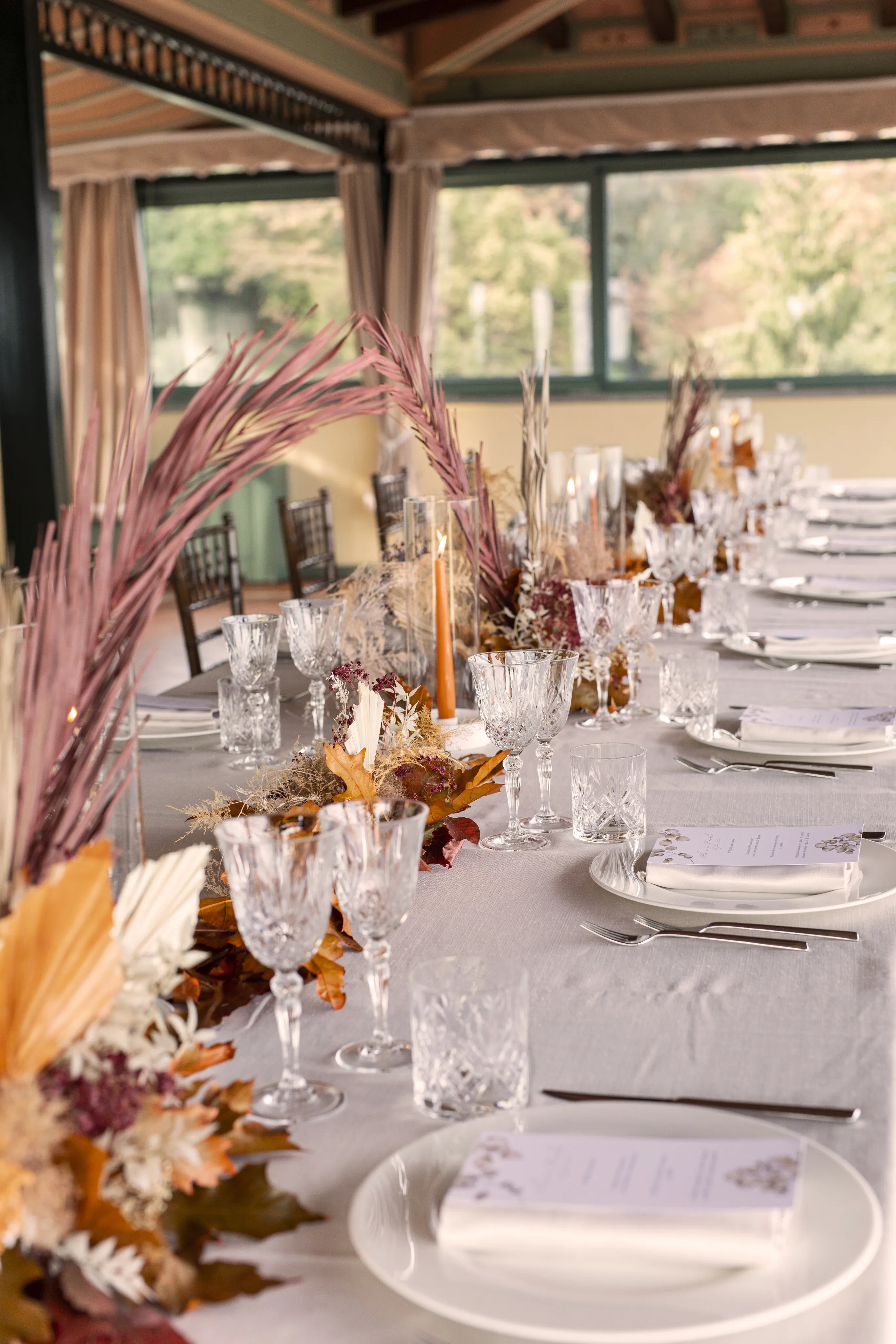 Allestimento tavolo con fiori alla Catilina